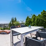 米里亚娜别墅公寓 公寓 *