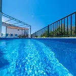 米里亚娜别墅公寓 * 特罗吉尔