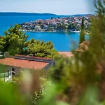 米里亚娜别墅公寓 *