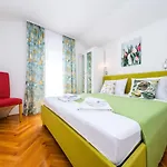 米里亚娜别墅公寓 特罗吉尔