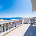 米里亚娜别墅公寓 * 特罗吉尔