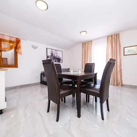 Mirjana טרוגיר