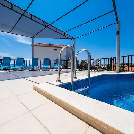 Mirjana 트로기르