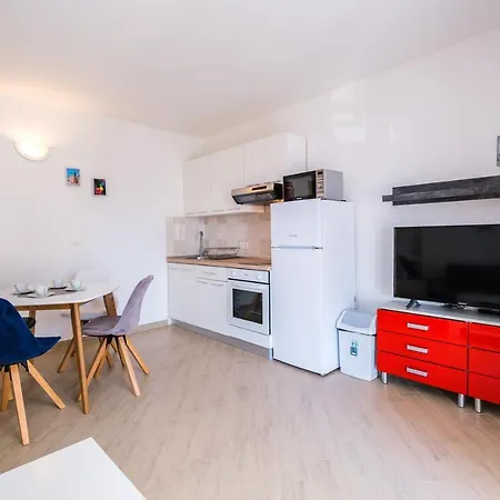 Mirjana 트로기르