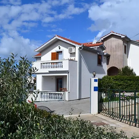 Mirjana Apartment *