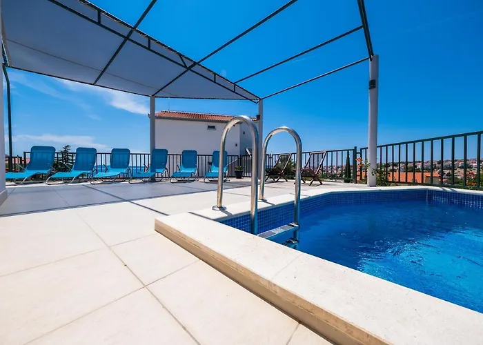 Mirjana Τρογκίρ